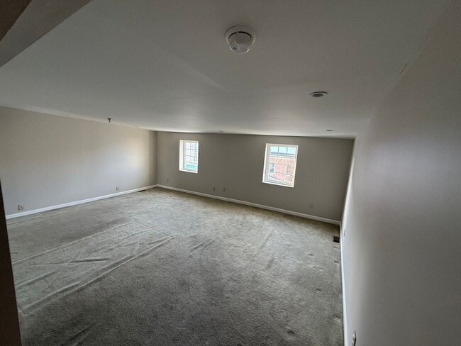 Building Photo - 2/3 Bedroom, 1 Bath Two Story Mill Street Apartment