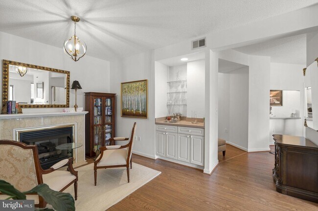 Building Photo - 3005 S Leisure World Blvd