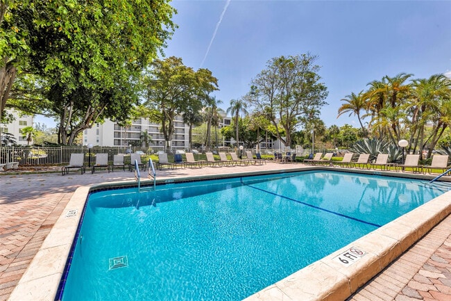 Building Photo - 3001 S Course Dr