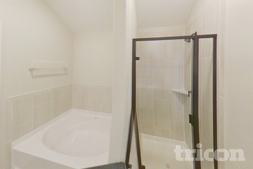 Building Photo - 1209 Bullock Dr