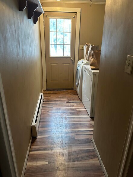 Entry, laundry - 64 Wells Farm Rd