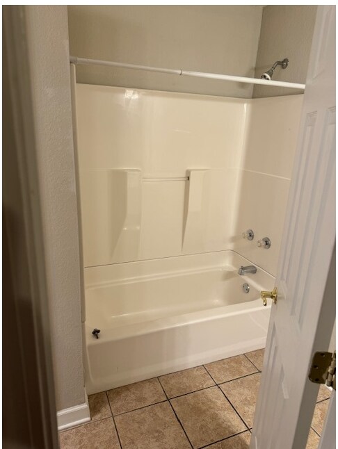 Building Photo - 1800 Jackson Ave W