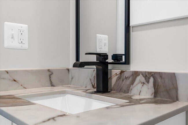 Building Photo - 3729 Boulder Dr