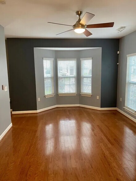 Building Photo - Room in Townhome on Autumn Mist Dr