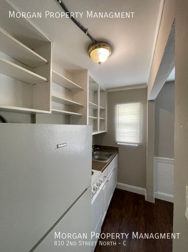 Building Photo - 810 2nd St N