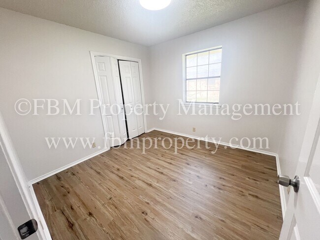 Building Photo - 221 Highland Ave