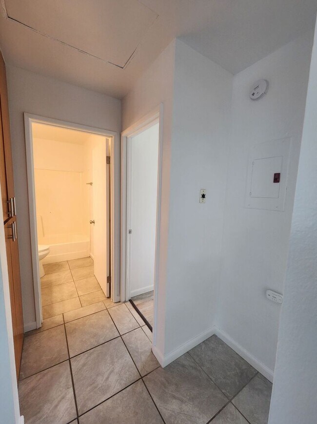 Building Photo - 6349 Ocotillo Ave