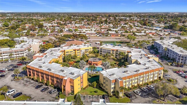 Building Photo - 6750 Royal Palm Blvd