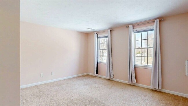 Building Photo - 12 Coldbrook Rd