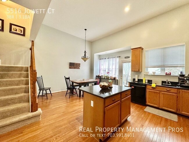 Building Photo - 5516 Jowett Ct