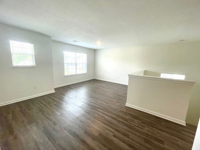 Building Photo - Newer Construction Home!