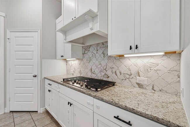 Building Photo - 6602 Albany Forest Ct