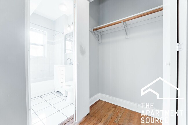 Building Photo - 4837 N Kimball Ave