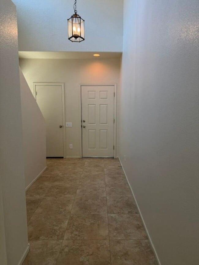 Building Photo - 2823 Dalsetter Dr