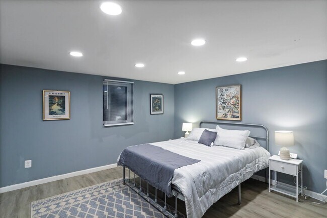 Building Photo - 13715 Dixie Dr