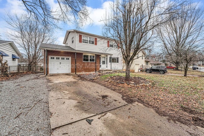 Building Photo - 603 E Greenwood St