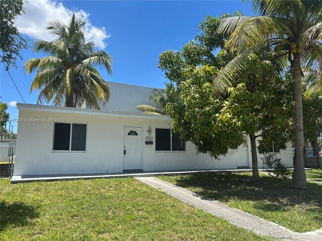 Building Photo - 16204 NE 18th Ct