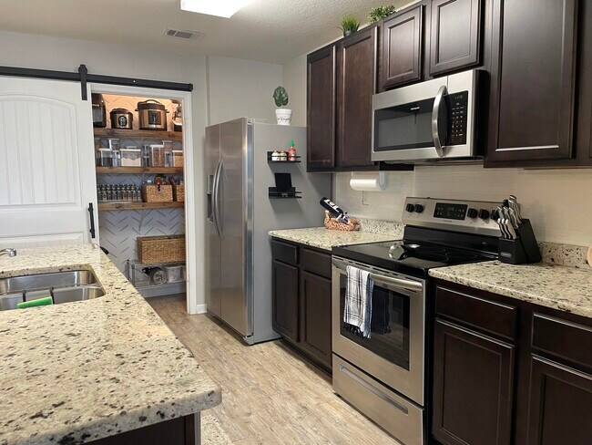 Building Photo - 717 Widgeon Wy