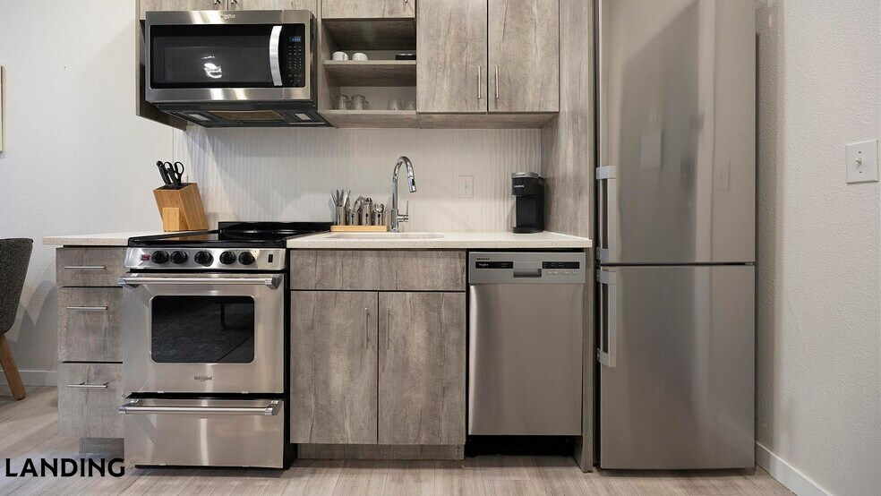 Building Photo - 3024-3024 Zuni St