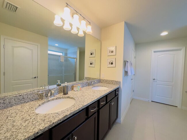 Building Photo - 2463 Tangier Dr