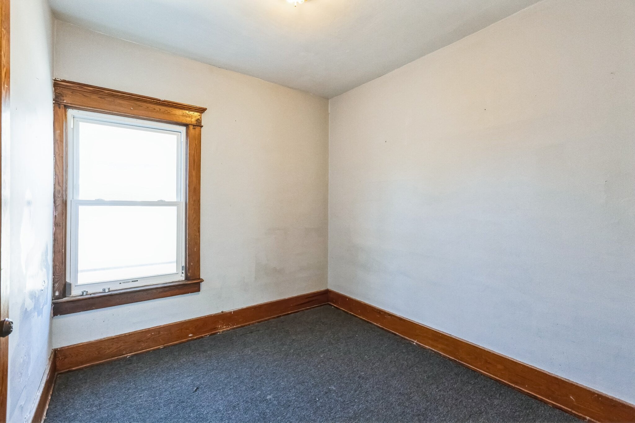 Building Photo - 159 Royal Ave