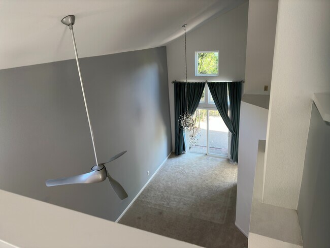 Building Photo - 122 Lakeridge Ln