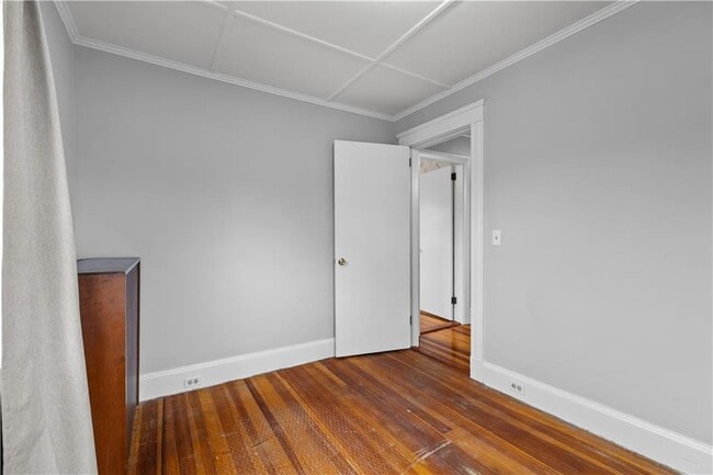 Building Photo - 58 Bedlow Ave