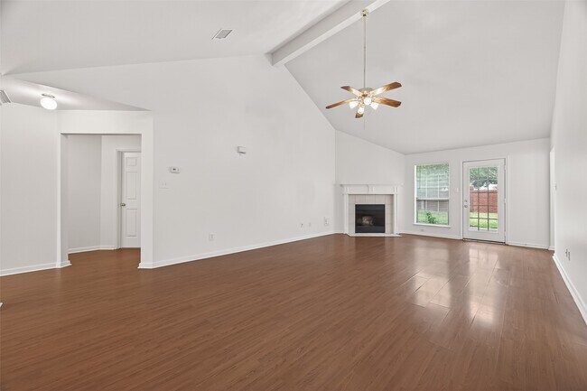 Building Photo - 2015 Waverly Glend Dr