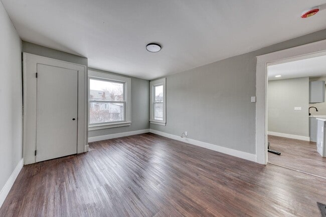 Building Photo - 68 Lewis Ave