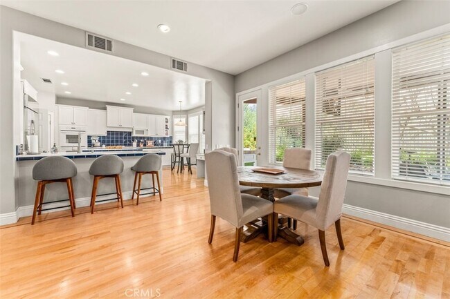 Building Photo - 46 Downfield Way