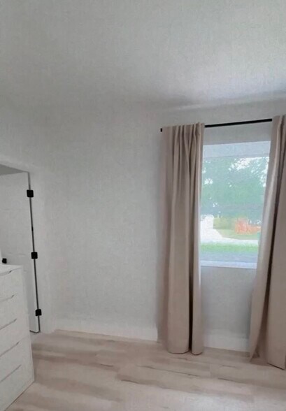 Building Photo - 14720 SW 154th Ter