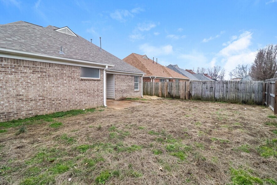 Building Photo - 1305 Jackson Pond Cir