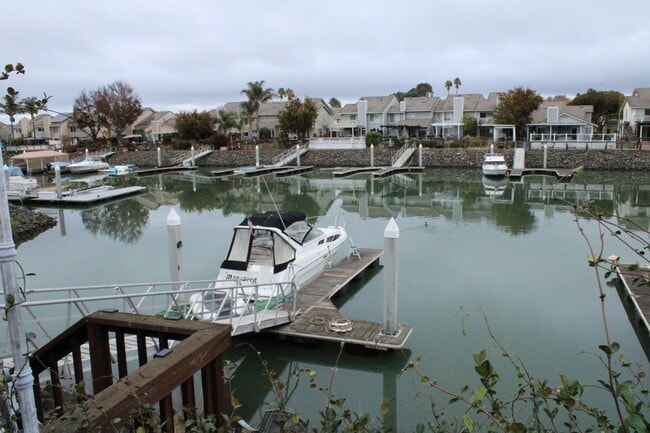 Building Photo - Waterfront Townhome In Pittsburg with Dock...