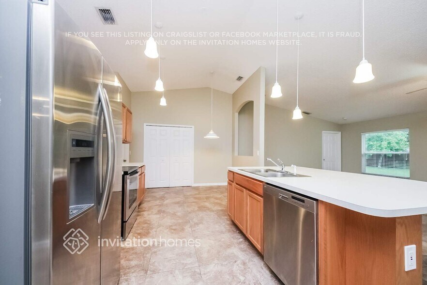 Building Photo - 1712 Laramie Cir