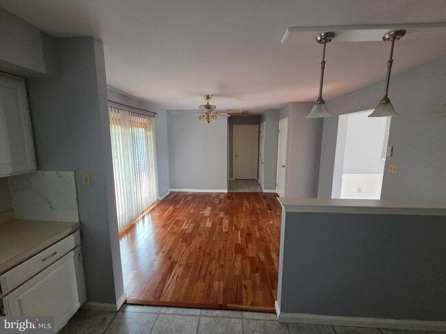 Building Photo - 945 Timber Ln