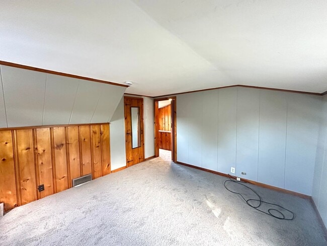 Building Photo - 4 Bed/1.5 Bath Home in Penn Hills - Off-St...