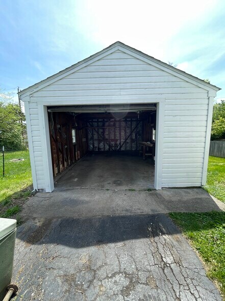 Building Photo - 1226 Edward Dr