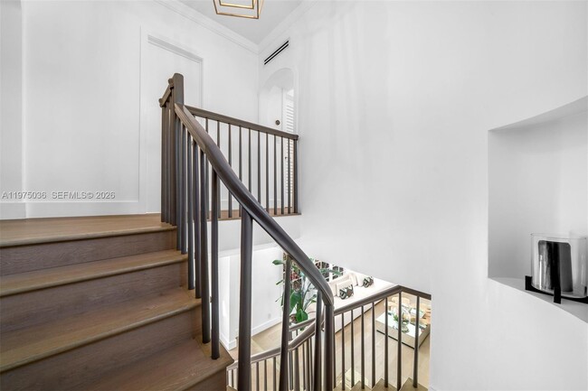 Building Photo - 939 W 47th Ct