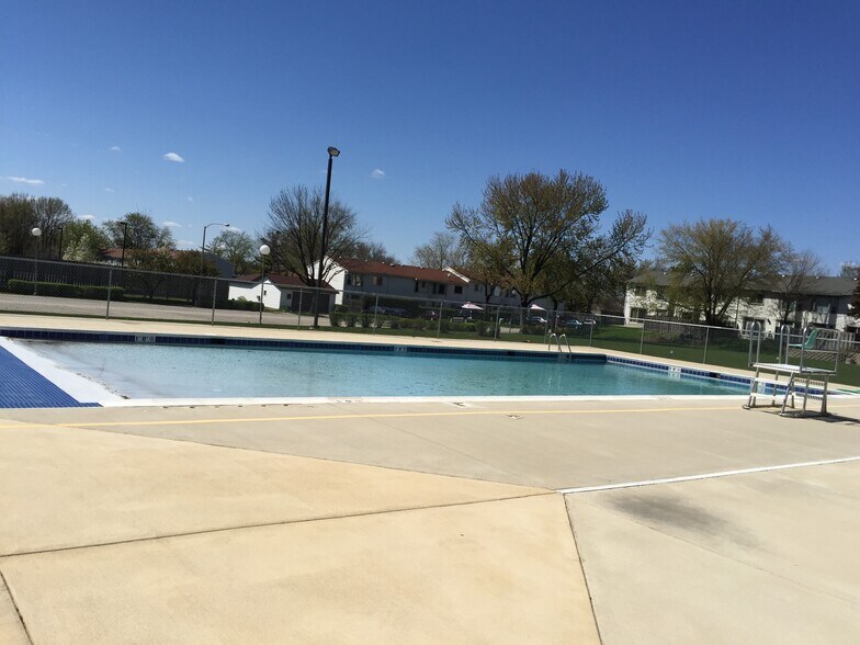 Building Photo - 519 Racine Ln