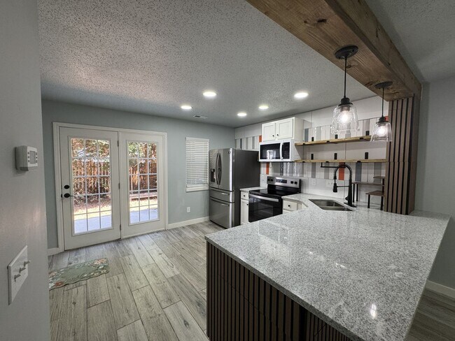 Building Photo - 108 Bridford Downs Dr