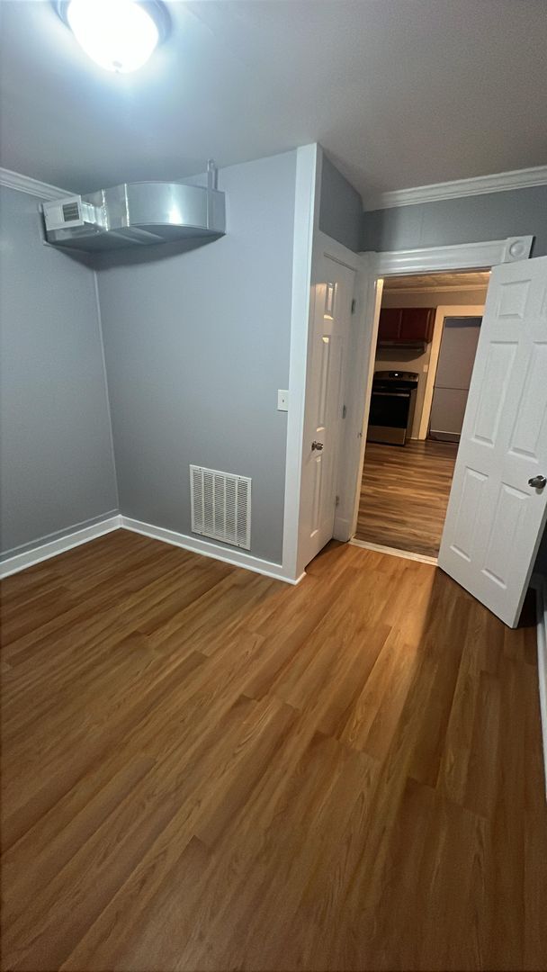 Building Photo - 116 Willow St