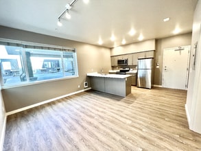 Building Photo - 2330 Yakima Ct