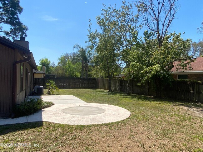 Building Photo - 12924 Tree Way Ln