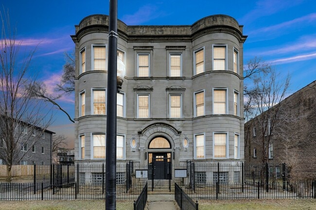 Building Photo - 5341 S Indiana Ave