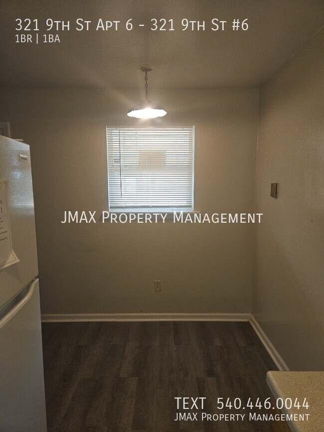 Building Photo - 321 9th St