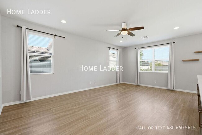 Building Photo - 9504 E Theia Dr