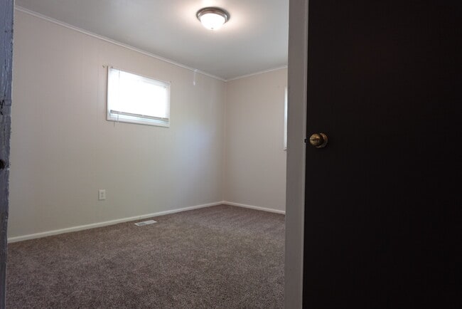 Building Photo - 9631 Pippin Rd