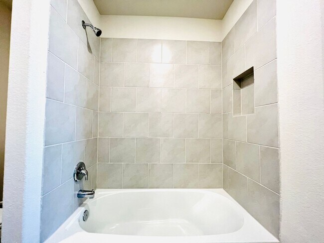 Building Photo - Gorgeous 3 bedroom | 2.5 bath home in great location!