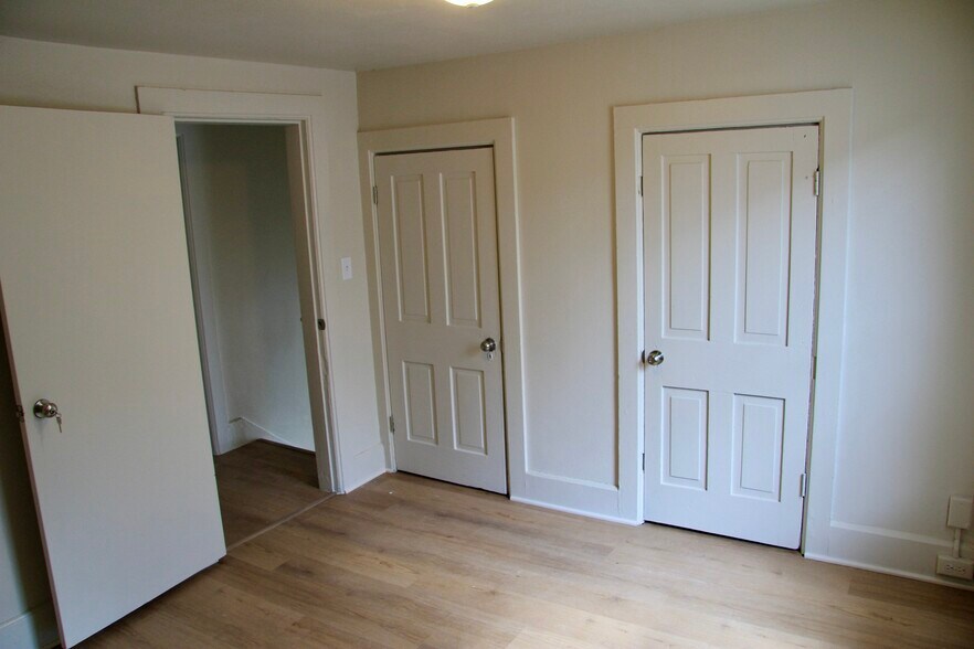 Bedroom 2 (Upstairs) - 405 E Washington Ave