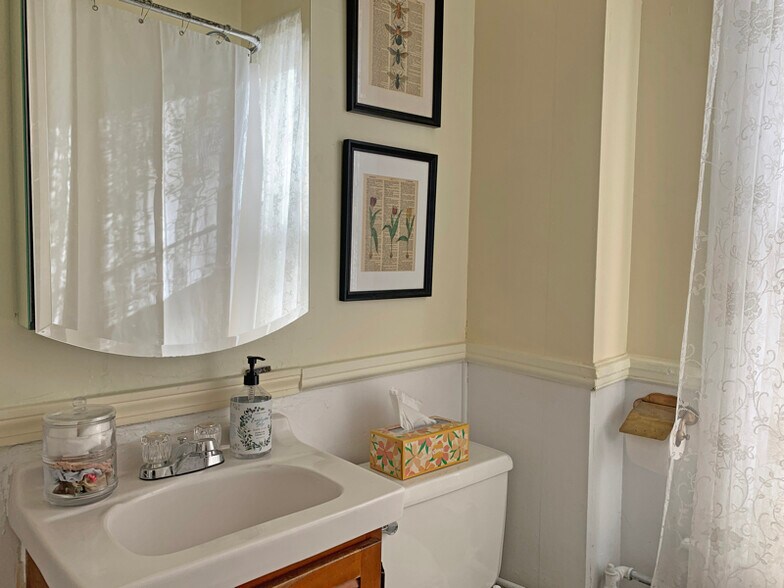 Building Photo - 51 Allerton St